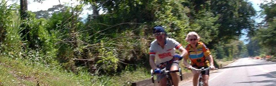 Steve y Anni Gregson pedalean ‘por amor’ a Colombia